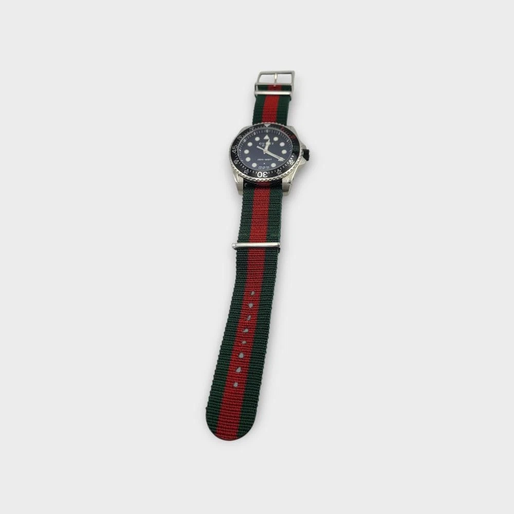 Gucci 136.2 Buceo Acero Inoxidable Verde/Rojo Nylon Correa Reloj 45MM - Image 2