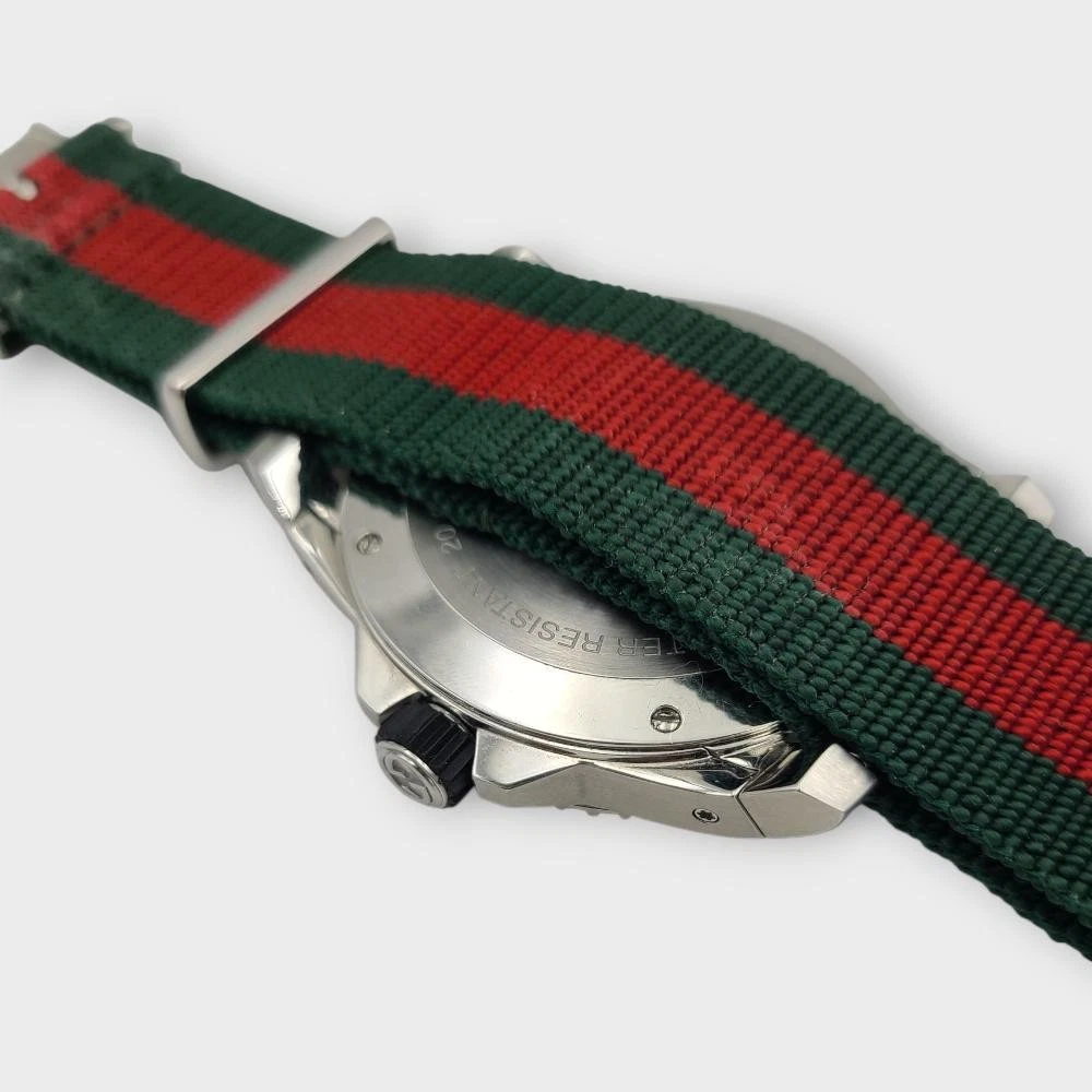 Gucci 136.2 Buceo Acero Inoxidable Verde/Rojo Nylon Correa Reloj 45MM - Image 9