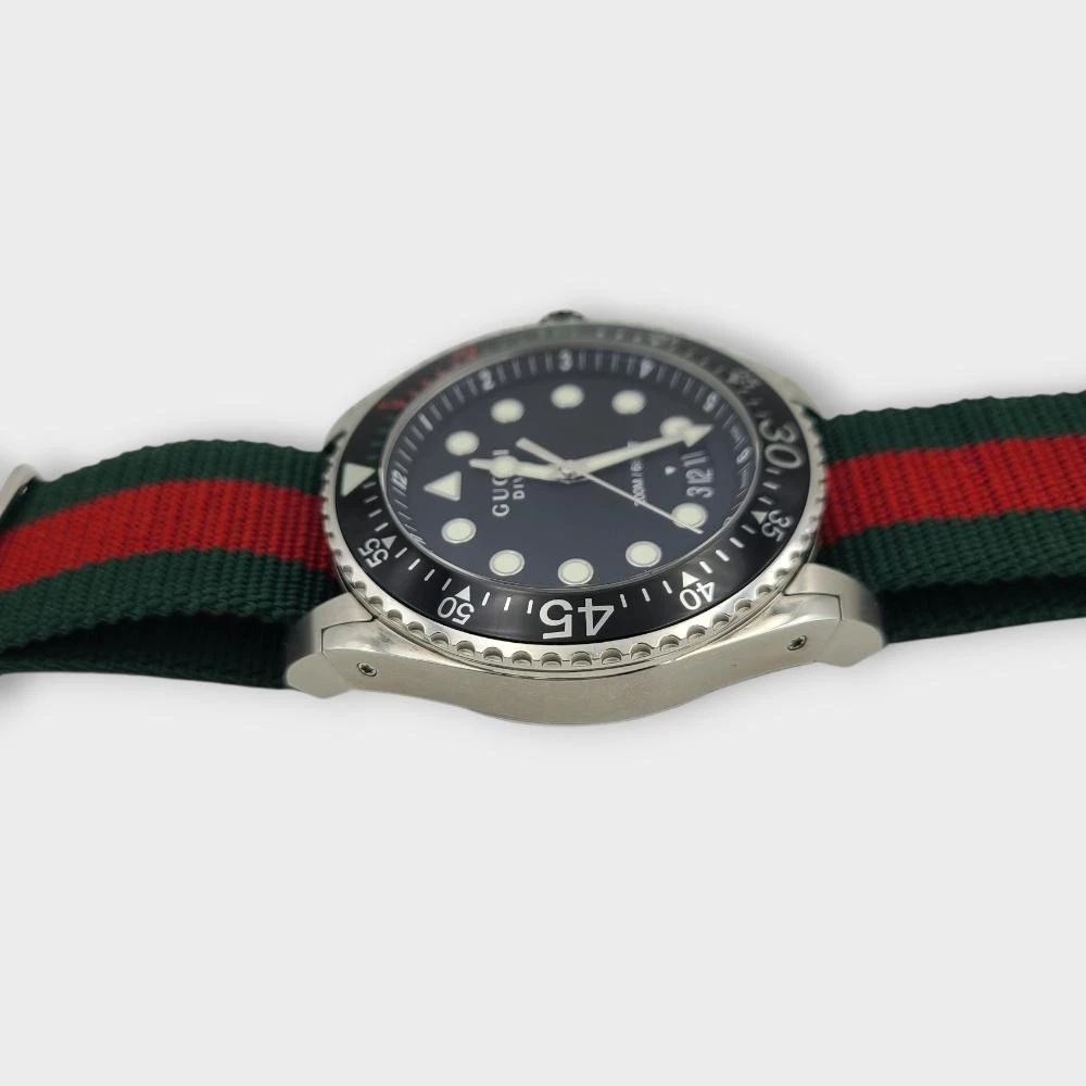 Gucci 136.2 Buceo Acero Inoxidable Verde/Rojo Nylon Correa Reloj 45MM - Image 5