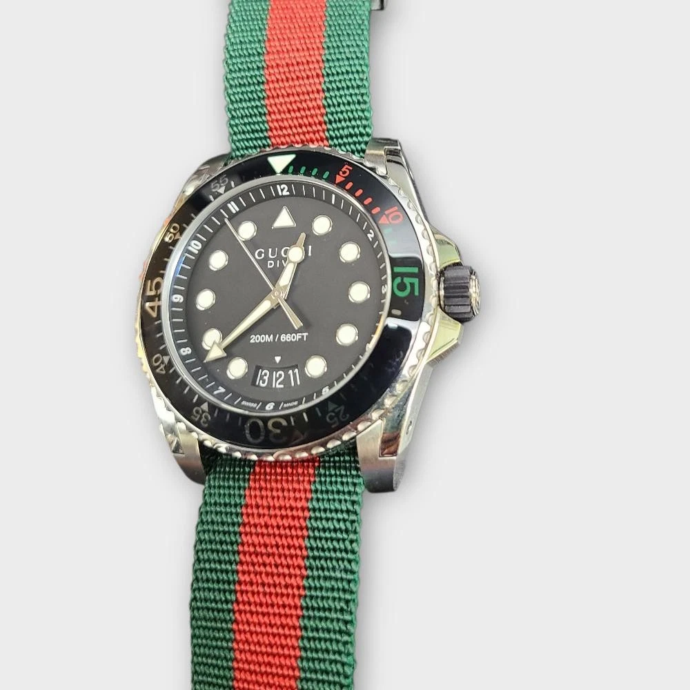 Gucci 136.2 Buceo Acero Inoxidable Verde/Rojo Nylon Correa Reloj 45MM